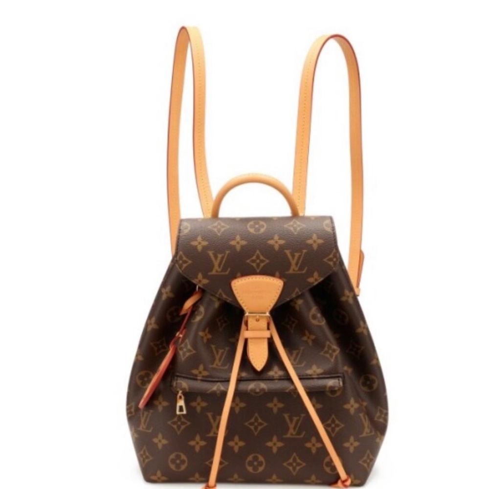 Louis button backpack smallest size!